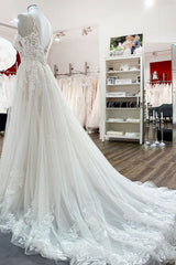 Elegant Long A-Line V Neck Tulle Spaghetti Straps Lace Wedding Dress